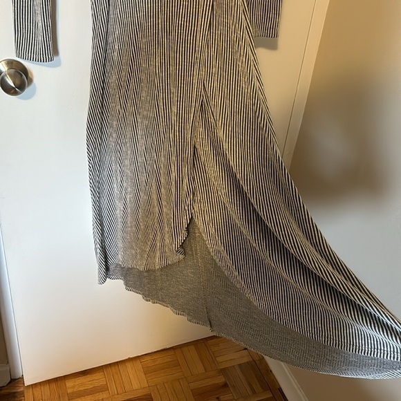 Beautiful Pin stripe design, Size Large.  Waist has little movement. - Picture 3 of 4